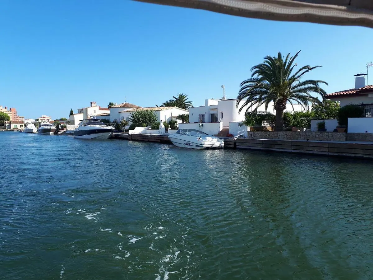 Appartement Residencia Del Sol Delta Muga à Empuriabrava Espagne
